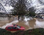圣荷西市一些低洼社区被水淹没，圣荷西市宣布进入紧急状态。（圣塔克拉拉谷水利局提供）
